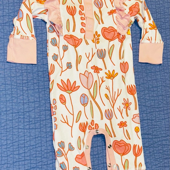 Monica and Andy floral romper sz 3-6 months EUC smoke free home - Picture 3 of 4